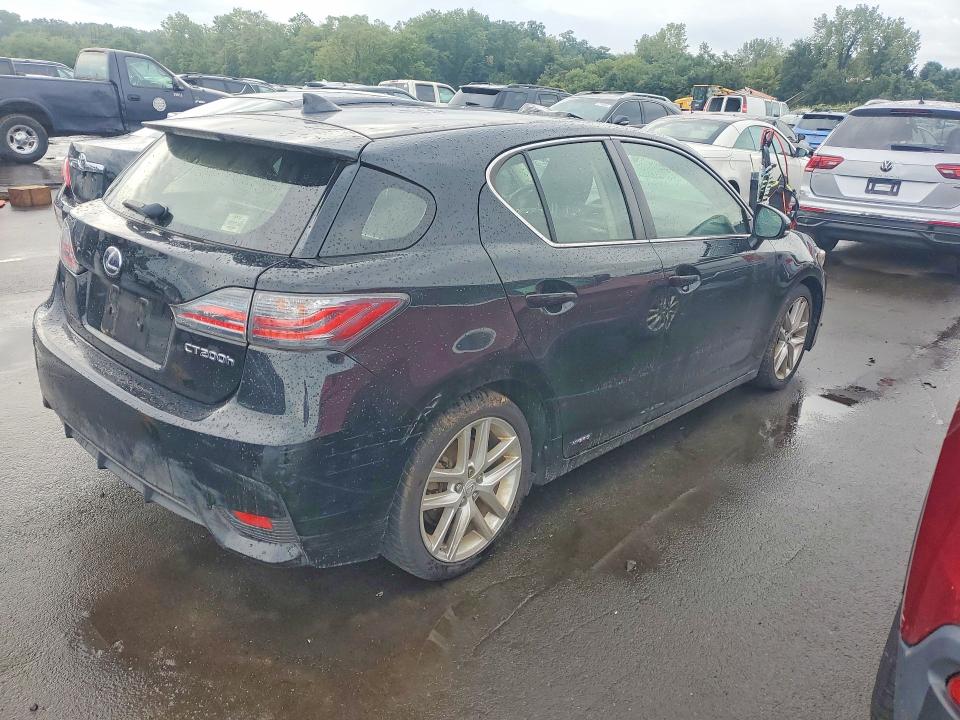 2014 Lexus Ct 200 VIN JTHKD5BH2E2188737 COPART salvage auction — MINOR DENT/SCRATCHES, CT - CERTIFICATE OF TITLE, sold $2,200 on 2026-09-08 (photo 3)