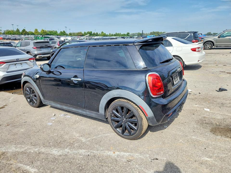 2014 Mini Cooper VIN WMWXM7C51ET986192 COPART salvage auction — MINOR DENT/SCRATCHES, MO - CERTIFICATE OF TITLE, sold $900 on 2026-09-15 (photo 2)