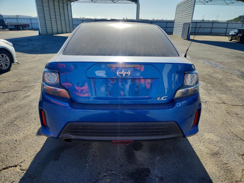 2014 Scion Tc VIN JTKJF5C72E3080649 COPART salvage auction — SIDE, Salvage Title, sold $1,550 on 2026-09-08 (photo 6)