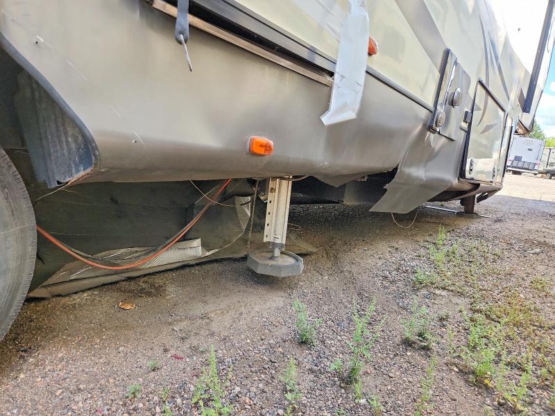 2017 Keystone Montana VIN 4YDF39224H4703493 COPART salvage auction — ALL OVER, CO - SALVAGE TITLE, sold $8,000 on 2026-09-18 (photo 9)