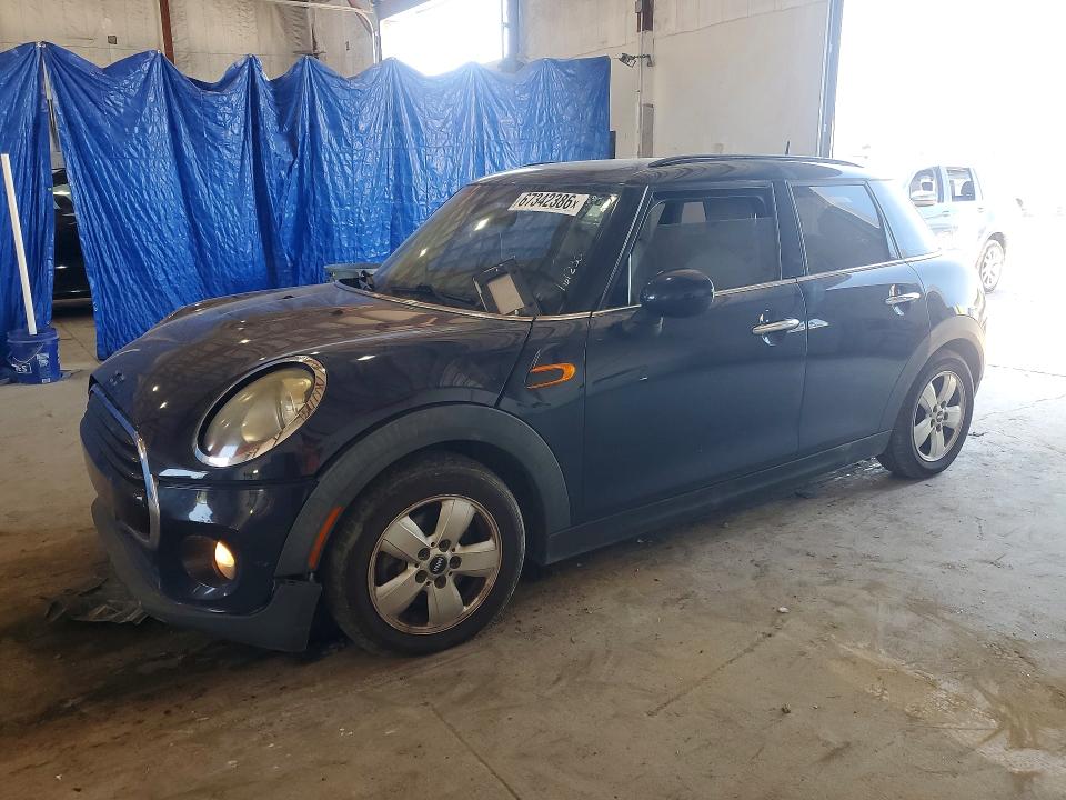 2017 Mini Cooper VIN WMWXU1C52H2D58040 COPART salvage auction — MINOR DENT/SCRATCHES, KY - CERTIFICATE OF TITLE (P), sold $3,100 on 2026-10-08 (photo 1)
