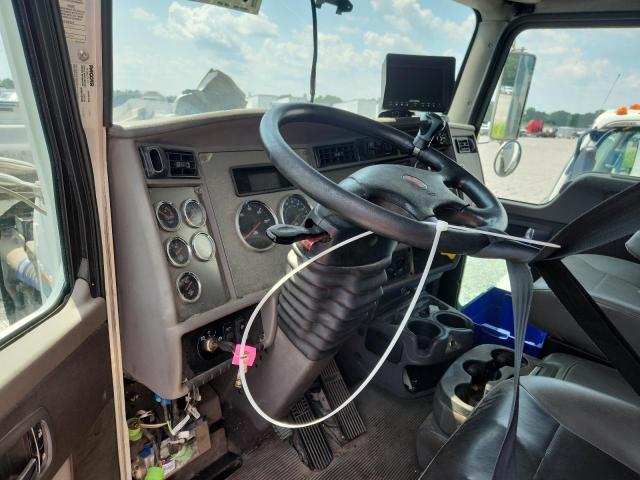 2018 Kenworth T300 VIN 2NKHHM6X4JM218601 COPART salvage auction — MINOR DENT/SCRATCHES, NC - DEALER ONLY CLEAN TITLE, sold $9,600 on 2026-10-12 (photo 8)