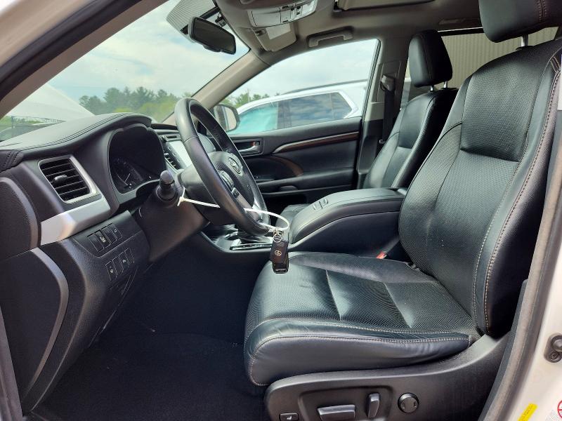 2015 Toyota Highlander VIN 5TDYKRFH7FS112069 COPART salvage auction — SIDE, Salvage Title, sold $8,000 on 2026-10-12 (photo 7)