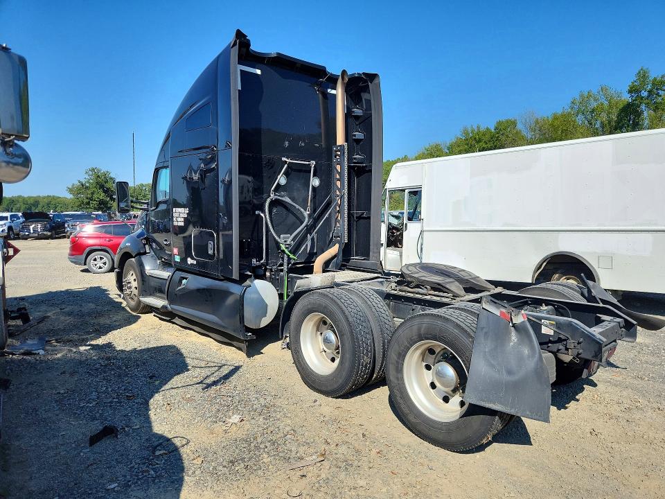 2022 Kenworth Constructi VIN 1XKYDP9X3NJ100731 COPART salvage auction — NORMAL WEAR, FL - CERTIFICATE OF TITLE, sold $15,100 on 2026-09-25 (photo 2)