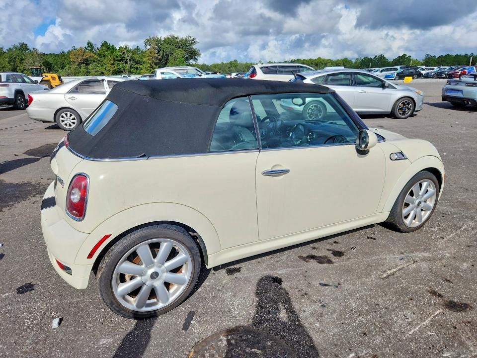 2010 Mini Cooper VIN WMWMS3C52ATY50651 COPART salvage auction — MINOR DENT/SCRATCHES, GA - CERTIFICATE OF TITLE, sold $2,150 on 2026-09-09 (photo 3)