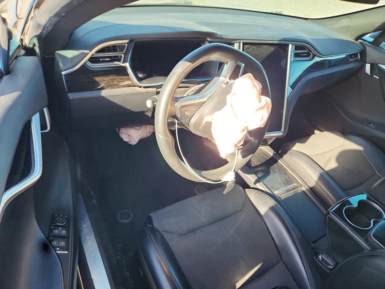 2017 Tesla Model S VIN 5YJSA1E17HF228118 COPART salvage auction — Front End, Dv - Clean Title, sold $3,300 on 2026-09-21 (photo 8)