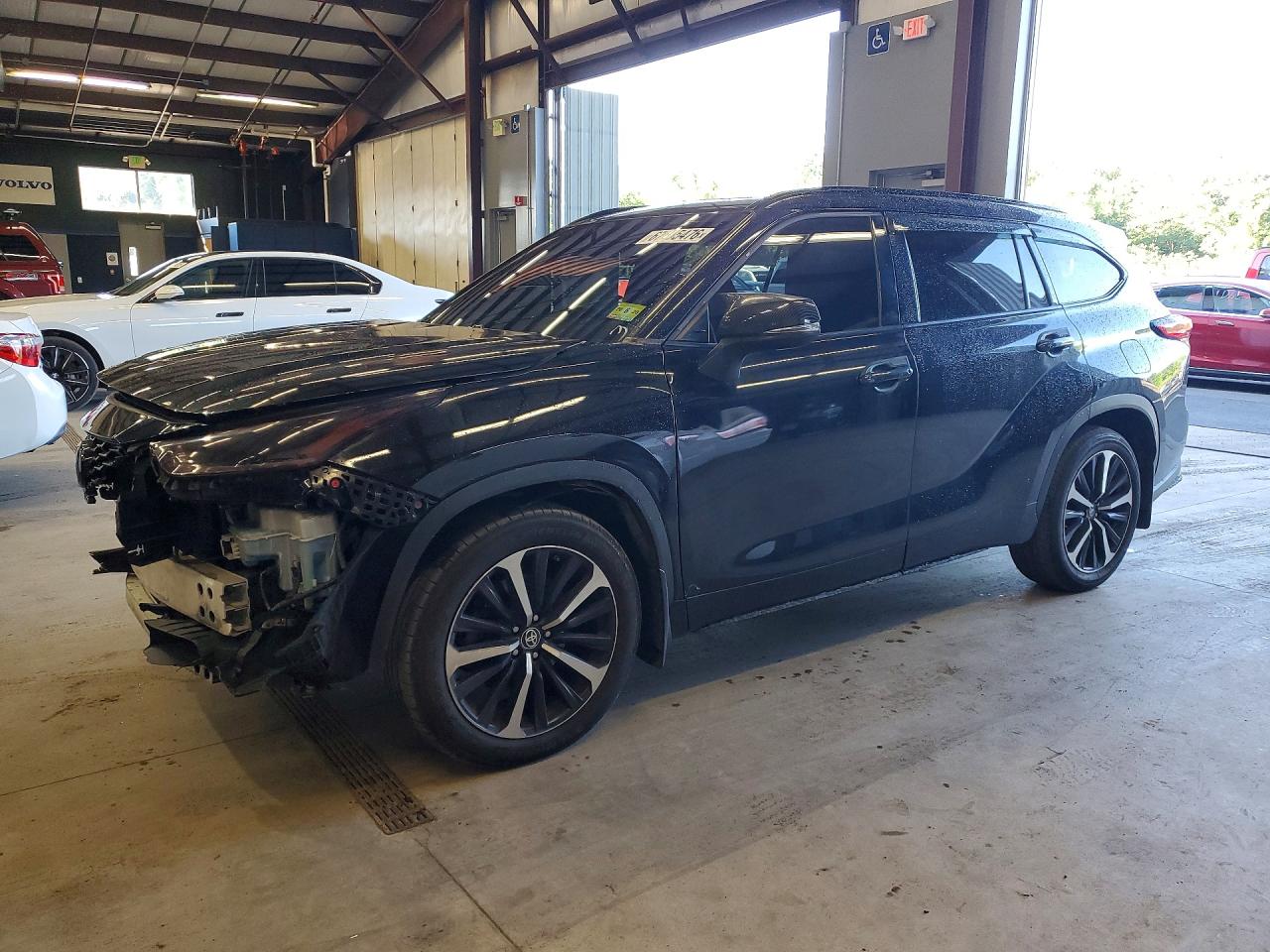 2021 Toyota Highlander VIN 5TDLZRBHXMS119025 — COPART salvage auction photo