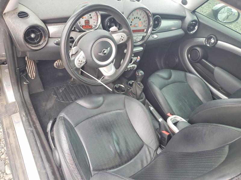 2008 Mini Cooper VIN WMWMM33518TP87076 COPART salvage auction — VANDALISM, WA - BILL OF SALE, sold $400 on 2026-09-30 (photo 8)