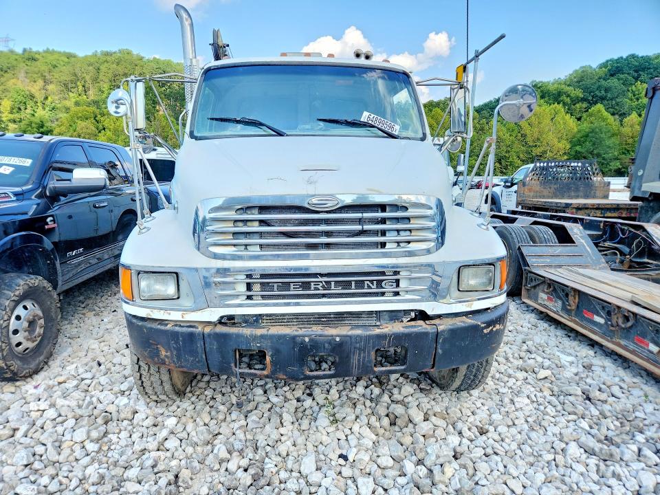 2003 Sterling Medium duty/box trucks VIN 2FZAAKAK83AK40163 COPART salvage auction — HAIL, WV - SALVAGE CERTIFICATE, sold $1,700 on 2026-09-16 (photo 5)