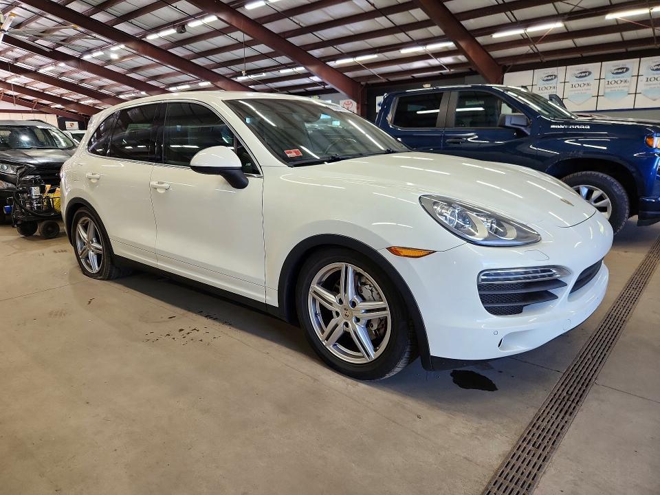 2012 Porsche Cayenne VIN WP1AB2A23CLA44859 COPART salvage auction — MINOR DENT/SCRATCHES, Salvage Title, sold $2,900 on 2026-10-06 (photo 4)