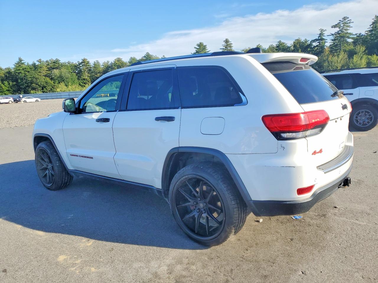 2017 Jeep Grand Cherokee VIN 1C4RJFBG7HC909087 COPART salvage auction — Minor Dent/Scratches, Ct - Clean Title, sold $2,650 on 2026-09-25 (photo 2)