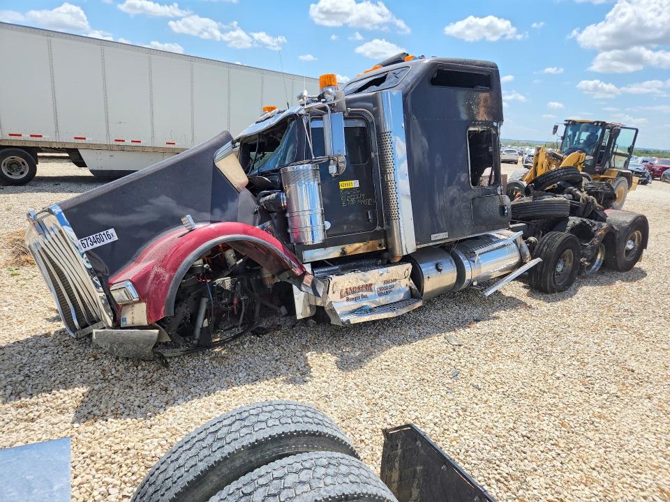 2020 Kenworth W900 VIN 1XKWP4EX2LR399582 COPART salvage auction — ROLLOVER, OK - CERTIFICATE OF TITLE (P), sold $9,000 on 2026-09-25 (photo 1)
