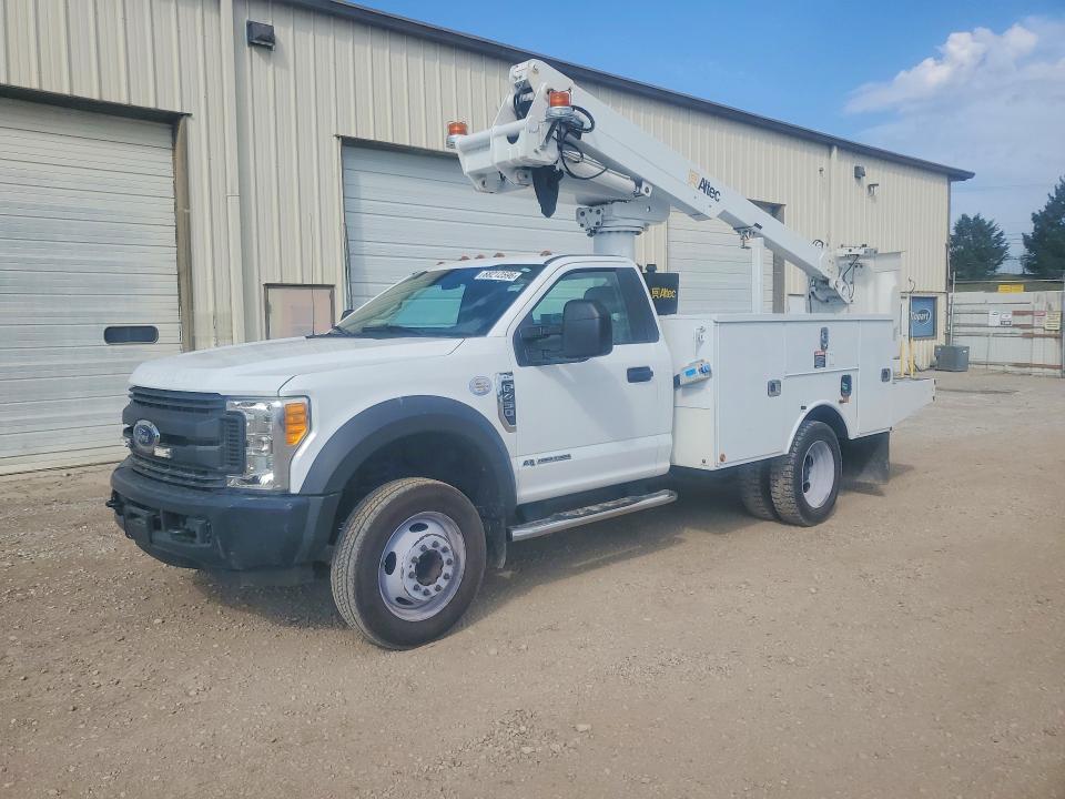 2017 Ford F450 VIN 1FDUF4GT0HEE29527 — COPART salvage auction photo