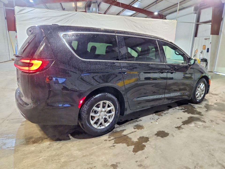 2027 Chrysler Pacifica VIN 2C4RC1BG6VR583833 COPART salvage auction — FRONT END, Nh - Certificate Of Title, sold $18,300 on 2026-10-07 (photo 3)