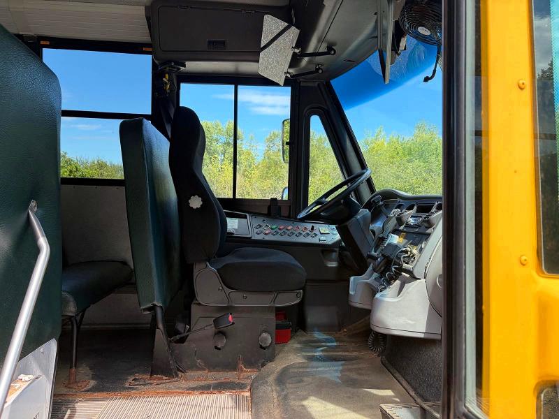 2015 Freightliner Chassis VIN 4UZABRDU5FCFW9514 COPART salvage auction — NORMAL WEAR, MA - CERTIFICATE OF TITLE (P), sold $2,250 on 2026-09-24 (photo 5)