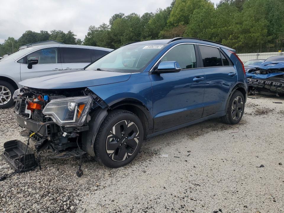 2023 Kia Niro VIN KNDCR3L11P5053909 — COPART salvage auction photo