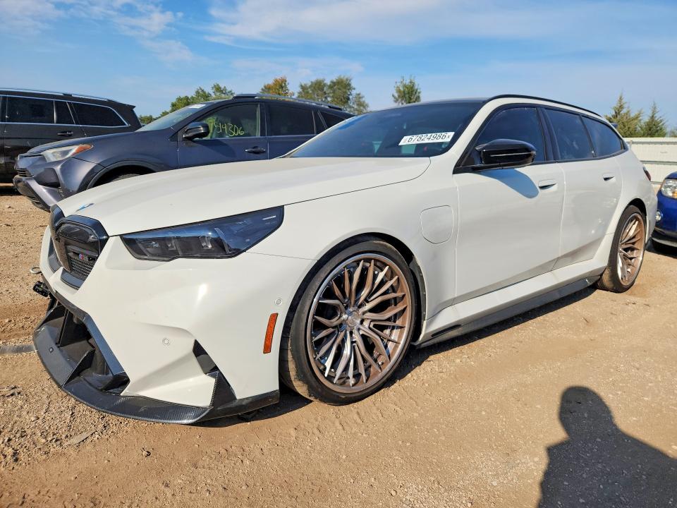 2025 BMW M5 VIN WBS83GV0XSCU42922 — COPART salvage auction photo