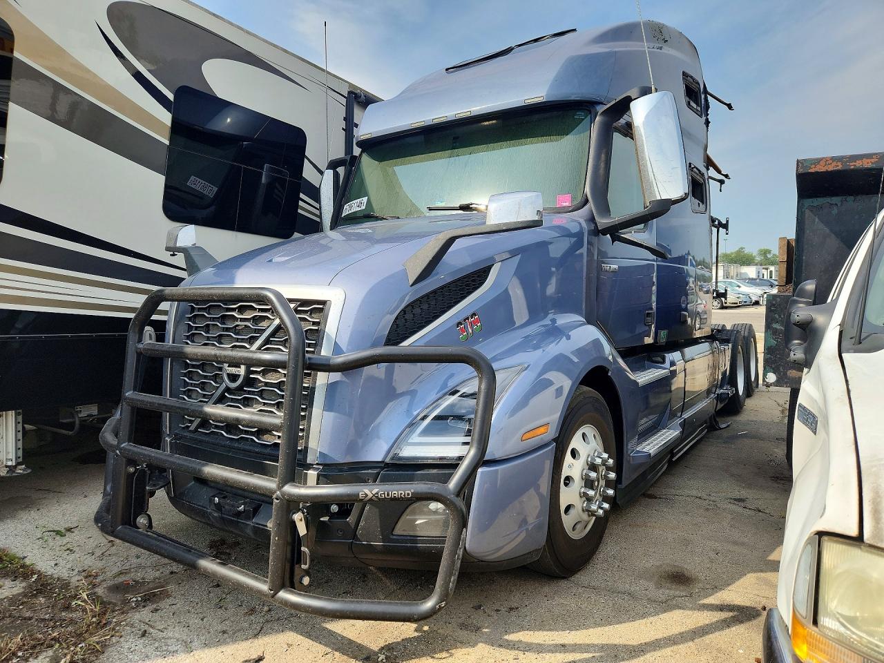 2019 Volvo VNL VIN 4V4NC9EH1KN873444 — COPART salvage auction photo