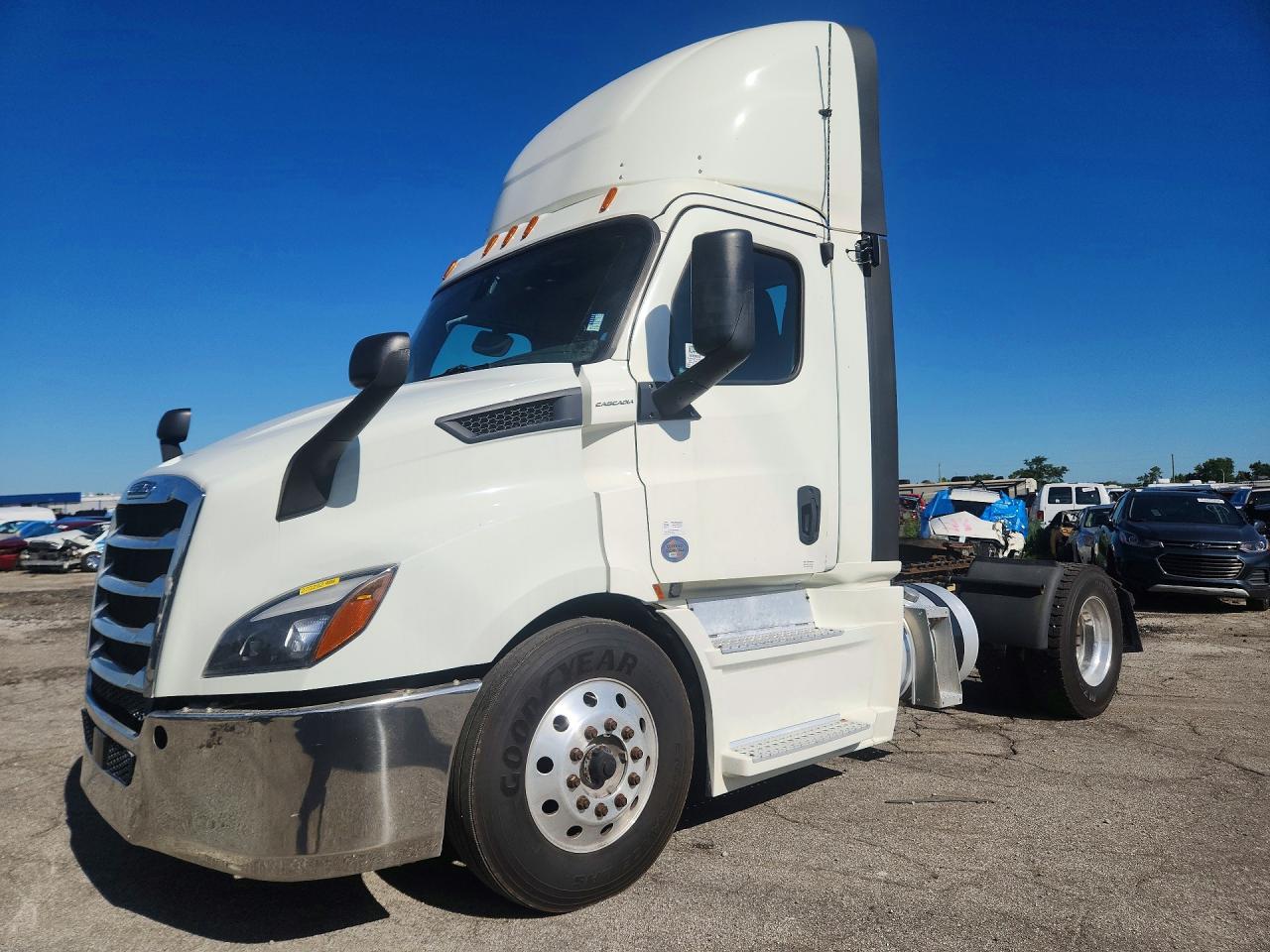2020 Freightliner Cascadia VIN 1FUBHTDV2LLLX7482 — COPART salvage auction photo