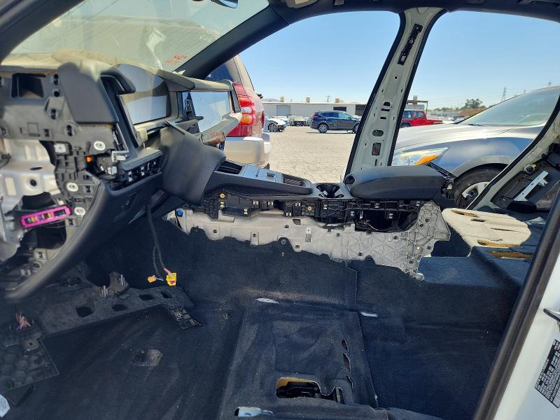 2024 Porsche Cayenne VIN WP1AA2AY3RDA13637 COPART salvage auction — STRIPPED, Salvage Title, sold $18,300 on 2026-10-15 (photo 7)