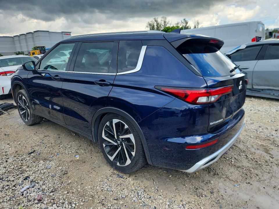 2023 Mitsubishi Outlander VIN JA4J3VA87PZ042548 COPART salvage auction — SIDE, FL, sold $7,500 on 2026-10-16 (photo 2)