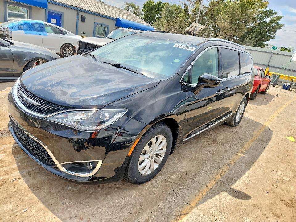 2018 Chrysler Pacifica VIN 2C4RC1BG8JR142005 — COPART salvage auction photo