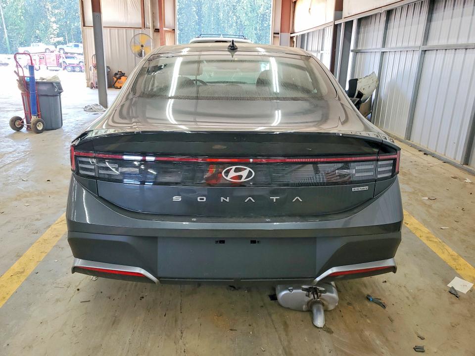 2026 Hyundai Sonata VIN KMHL24JJ2TA181277 COPART salvage auction — FRONT END, FL - DLR ONLY CERT OF DESTRUCTION, sold $11,100 on 2026-09-30 (photo 6)