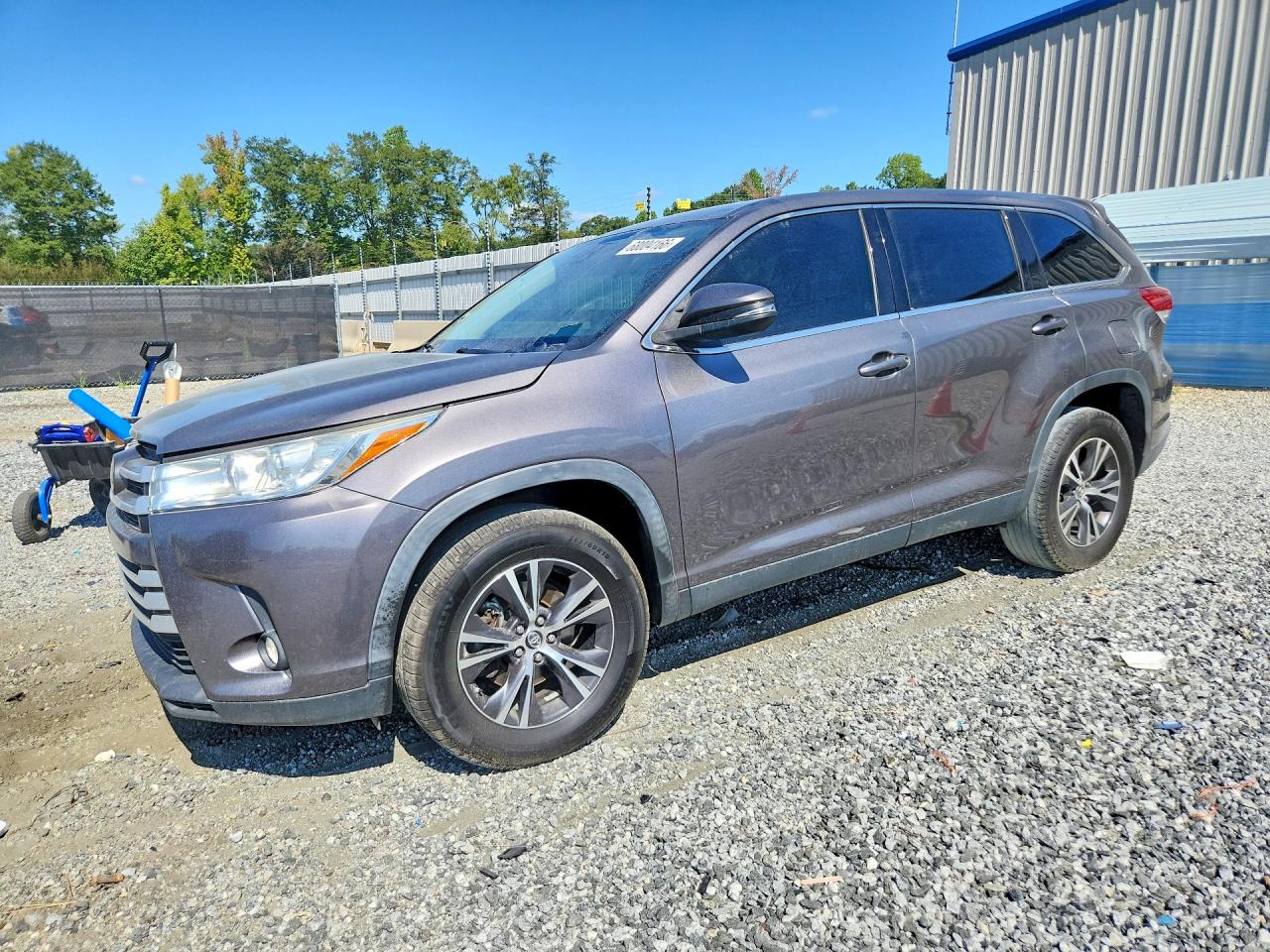 2019 Toyota Highlander VIN 5TDZZRFH0KS361596 — COPART salvage auction photo