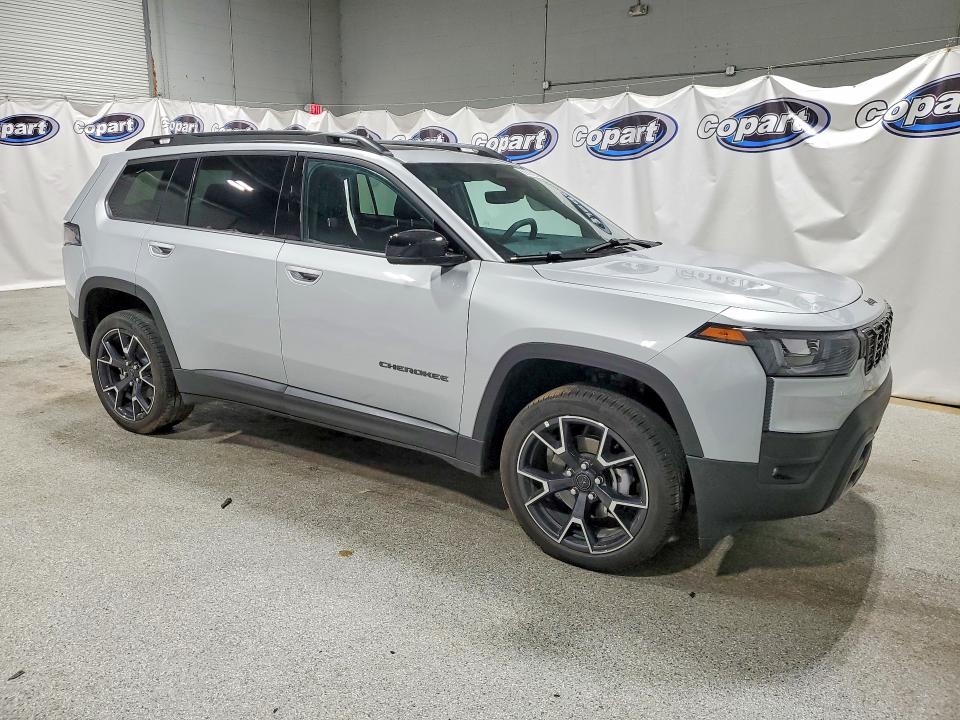2026 Jeep Cherokee VIN 3C4PJMC27TT255803 COPART salvage auction — SIDE, Tn - Certificate Of Title, sold $18,900 on 2026-09-30 (photo 4)