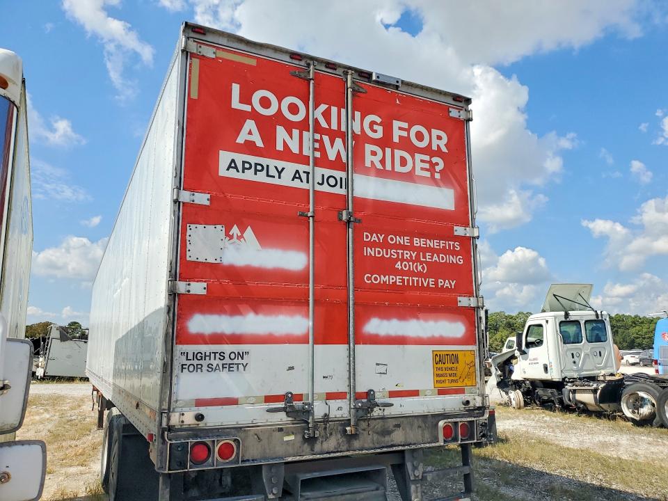 2016 Utility trailer mfg Trailer VIN 1UYVS2488GU427443 COPART salvage auction — SIDE, IL - CERTIFICATE OF TITLE (P), sold $1,600 on 2026-10-06 (photo 2)