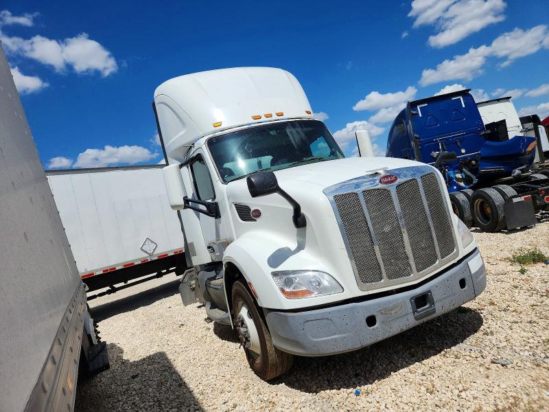 2017 Peterbilt 579 VIN 1XPBA48X4HD428963 — COPART salvage auction photo