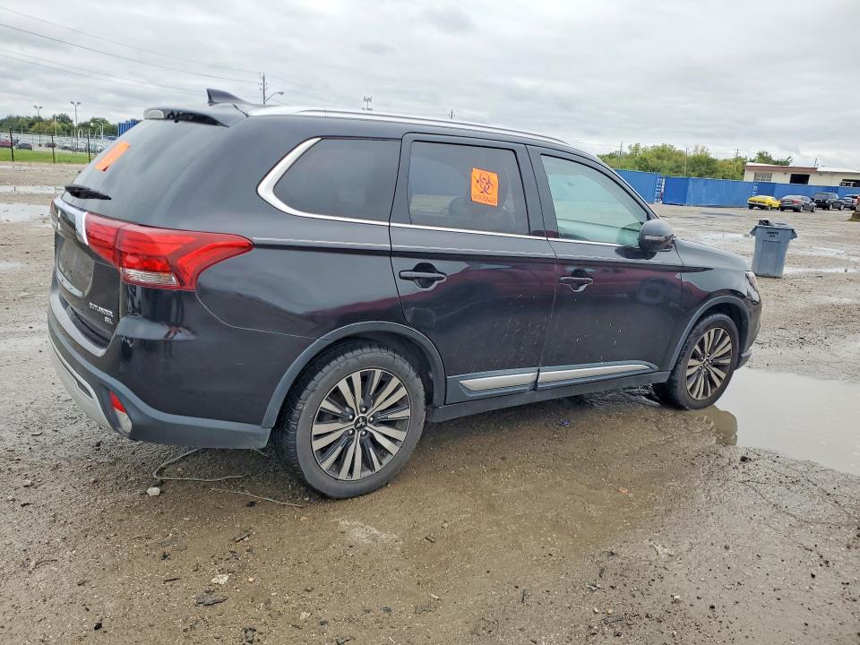 2019 Mitsubishi Outlander VIN JA4AZ3A35KZ038787 COPART salvage auction — NORMAL WEAR, MT - CERTIFICATE OF TITLE, sold $2,100 on 2026-09-30 (photo 3)