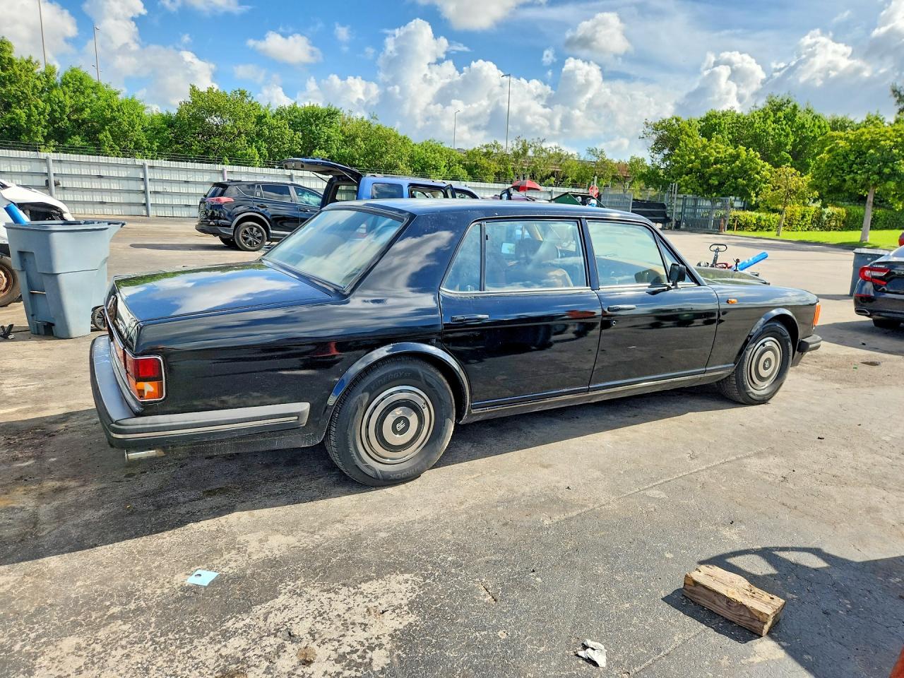 1989 Rolls-Royce Silver Spur VIN SCAZN02A0KCX26674 COPART salvage auction — Minor Dent/Scratches, FL - CERTIFICATE OF TITLE (P), sold $11,800 on 2026-09-14 (photo 3)