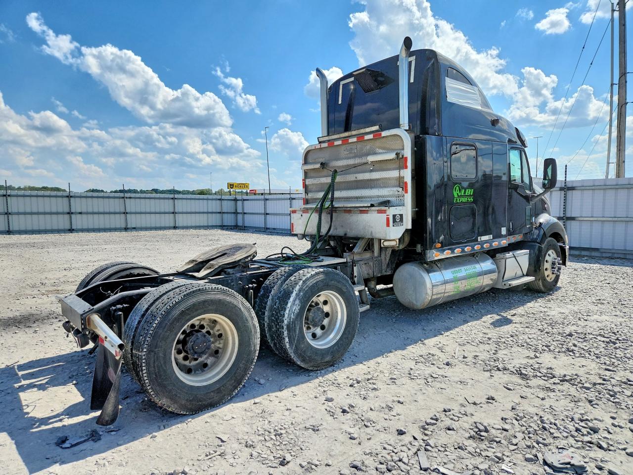 2005 Peterbilt 387 VIN 1XP7DB9X65D855962 COPART salvage auction — All Over, IL - SALVAGE CERTIFICATE, sold $3,000 on 2026-10-09 (photo 3)
