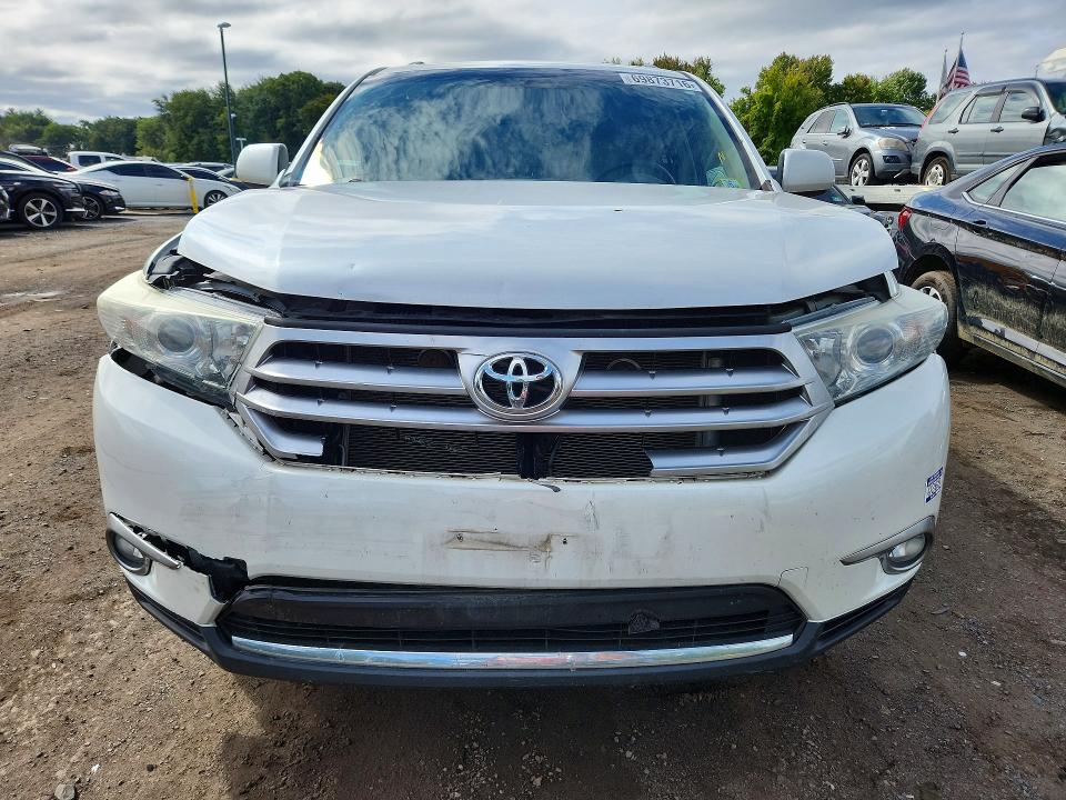 2013 Toyota Highlander VIN 5TDBK3EHXDS208750 COPART salvage auction — FRONT END, Vt - Cert Of Title-Salvage Vehicle, sold $3,600 on 2026-10-03 (photo 5)