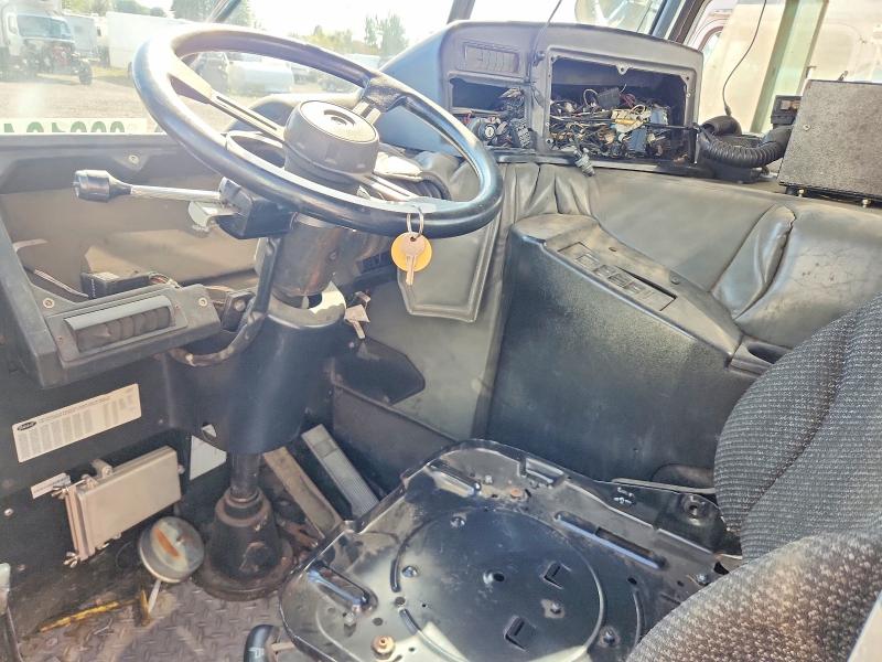 2010 Peterbilt 320 VIN 3BPZL00X6AF103115 COPART salvage auction — MECHANICAL, FL - CERTIFICATE OF DESTRUCTION, sold $500 on 2026-10-08 (photo 8)