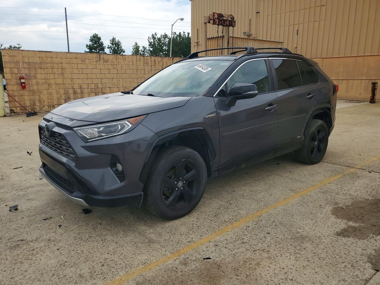 2019 Toyota RAV4 VIN 2T3EWRFV7KW010874 — COPART salvage auction photo