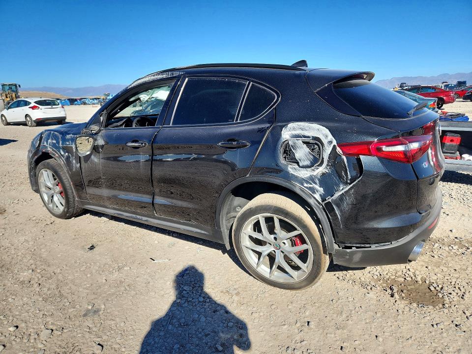 2018 Alfa romeo Stelvio VIN ZASFAKNN7J7B82450 COPART salvage auction — SIDE, Salvage Title, sold $800 on 2026-10-23 (photo 2)