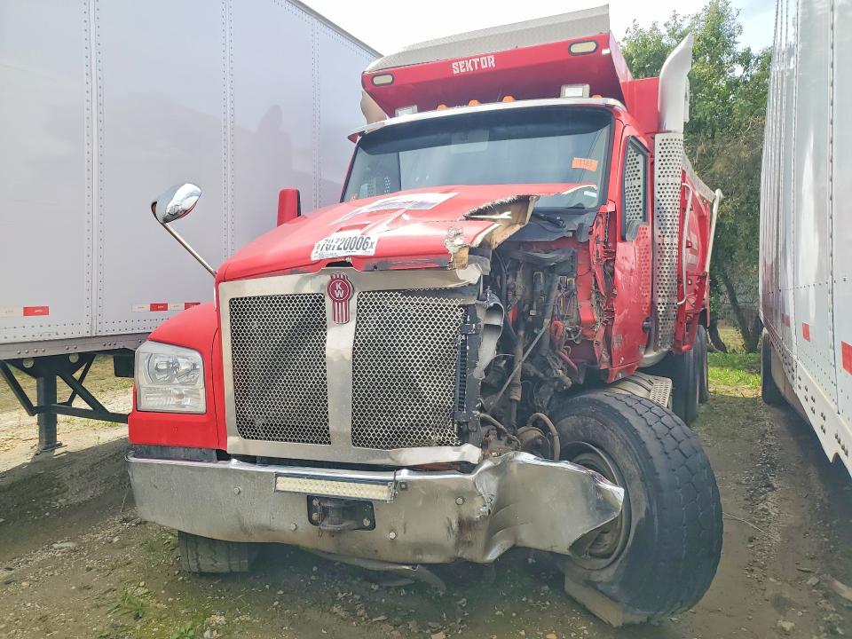 2022 Kenworth T2000 VIN 1NKZXPTX0NJ496275 — COPART salvage auction photo