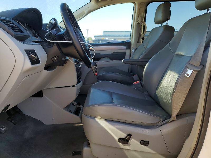 2012 Volkswagen Routan VIN 2C4RVABG0CR135983 COPART salvage auction — MECHANICAL, SC - DEALER ONLY CLEAN TITLE, sold $0 on 2026-10-02 (photo 7)