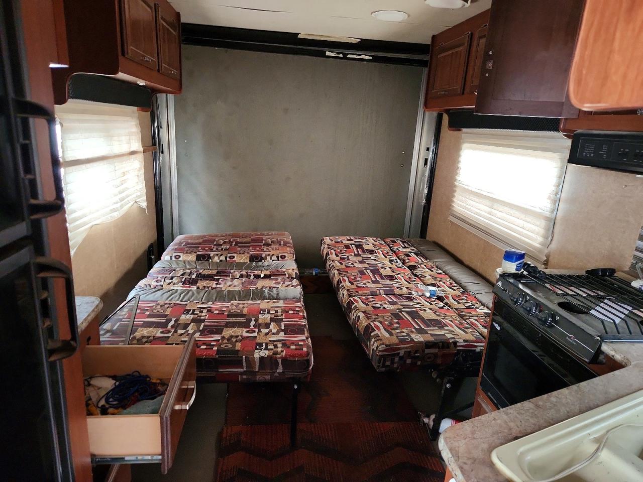 2014 Foresriver VIN 4X4TWPA2XEB014823 COPART salvage auction — Vandalized, CA - SALVAGE CERTIFICATE, sold $3,499 on 2026-10-08 (photo 6)