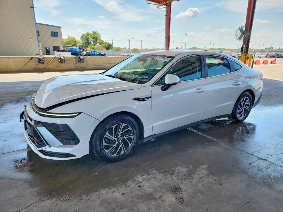 2026 Hyundai Sonata hybrid VIN KMHL24JJXTA161925 — COPART salvage auction photo