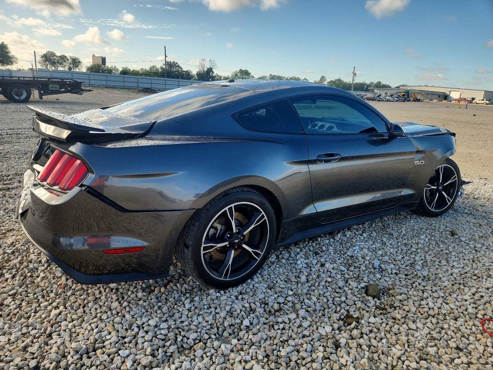 2017 Ford Mustang VIN 1FA6P8CF4H5239298 COPART salvage auction — REAR END, Salvage Title, sold $8,100 on 2026-10-17 (photo 3)