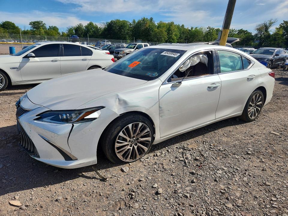 2020 Lexus ES VIN 58ADZ1B12LU057899 — COPART salvage auction photo