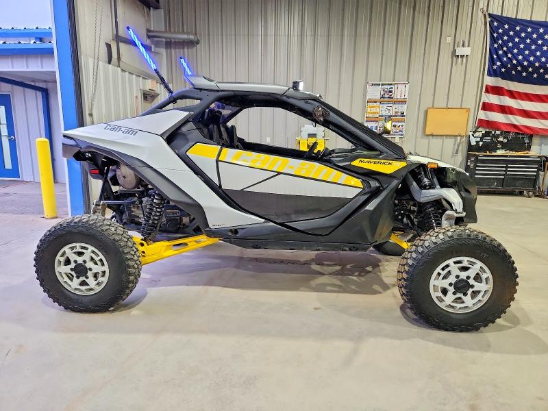 2024 Can-am Maverick VIN 3JB8GAT45RE000179 COPART salvage auction — MINOR DENT/SCRATCHES, NY - BILL OF SALE, sold $35,250 on 2026-10-08 (photo 9)