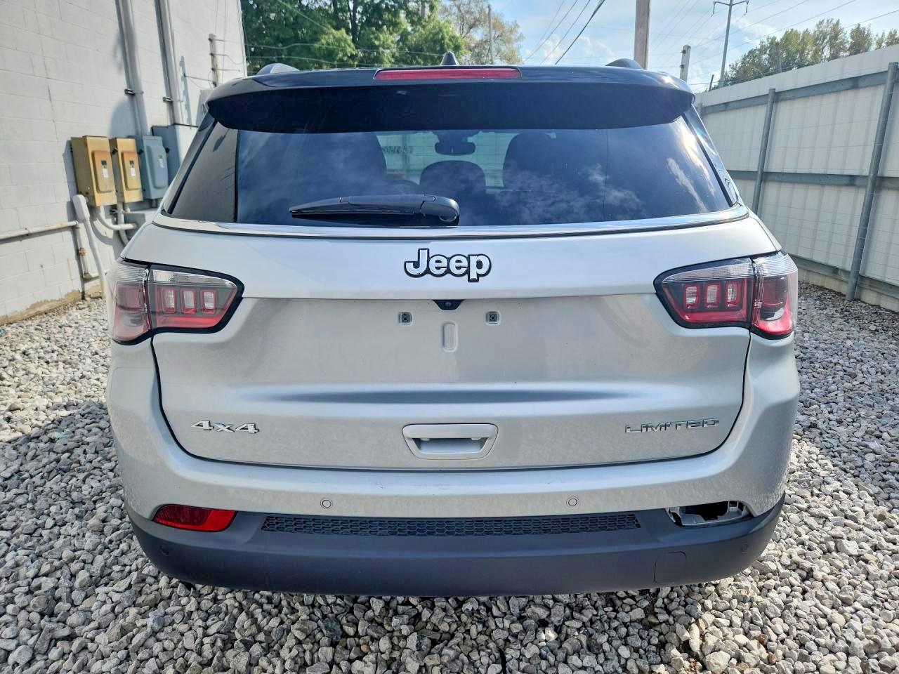 2025 Jeep Compass VIN 3C4NJDCN2ST623403 COPART salvage auction — Water/Flood, FL - CERT OF TITLE-SLVG REBLD FLOOD, sold $8,600 on 2026-10-14 (photo 6)