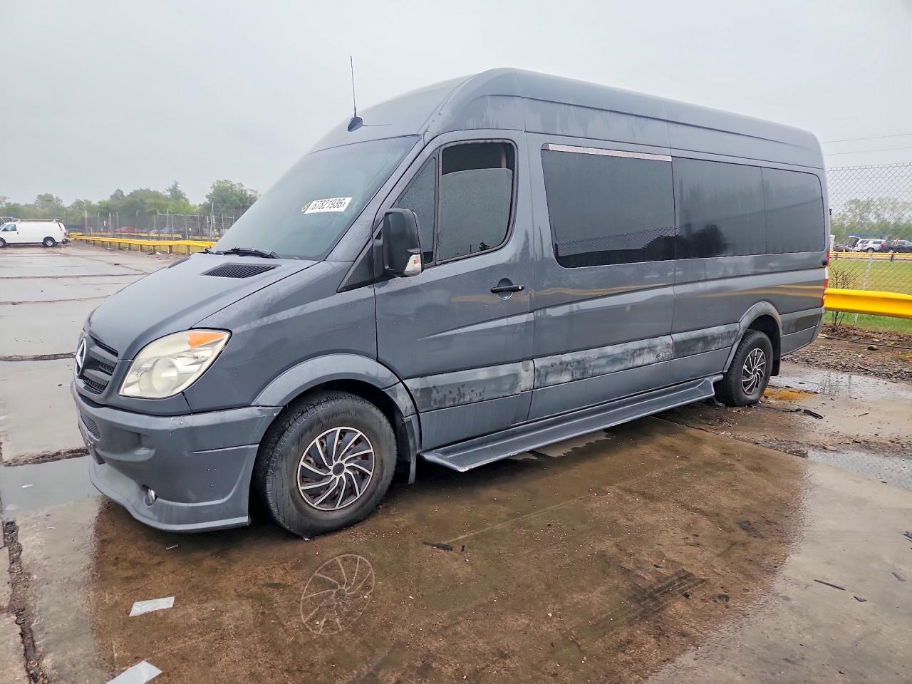 2009 Mercedes-Benz Sprinter VIN WDWPE8AC095420376 — COPART salvage auction photo