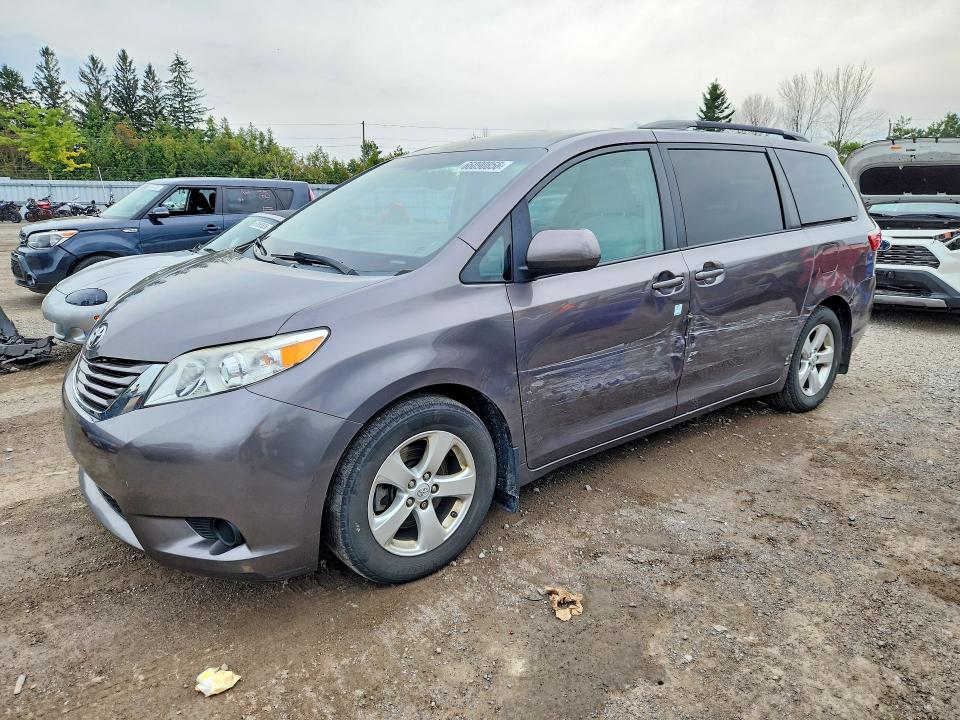 2015 Toyota Sienna VIN 5TDKK3DC9FS630212 — COPART salvage auction photo