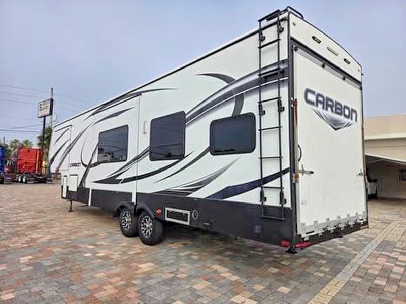 2014 Keystone Stb-36 VIN 4YDF32721ER805204 COPART salvage auction — MINOR DENT/SCRATCHES, FL - CERTIFICATE OF TITLE (P), sold $5,100 on 2026-09-29 (photo 3)