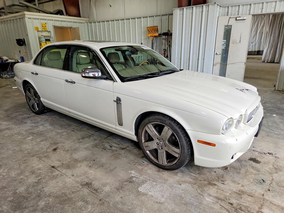 2009 Jaguar Xj series VIN SAJWA82B29SH30373 COPART salvage auction — MECHANICAL, NY - CERTIFICATE OF TITLE, sold $300 on 2026-09-10 (photo 4)